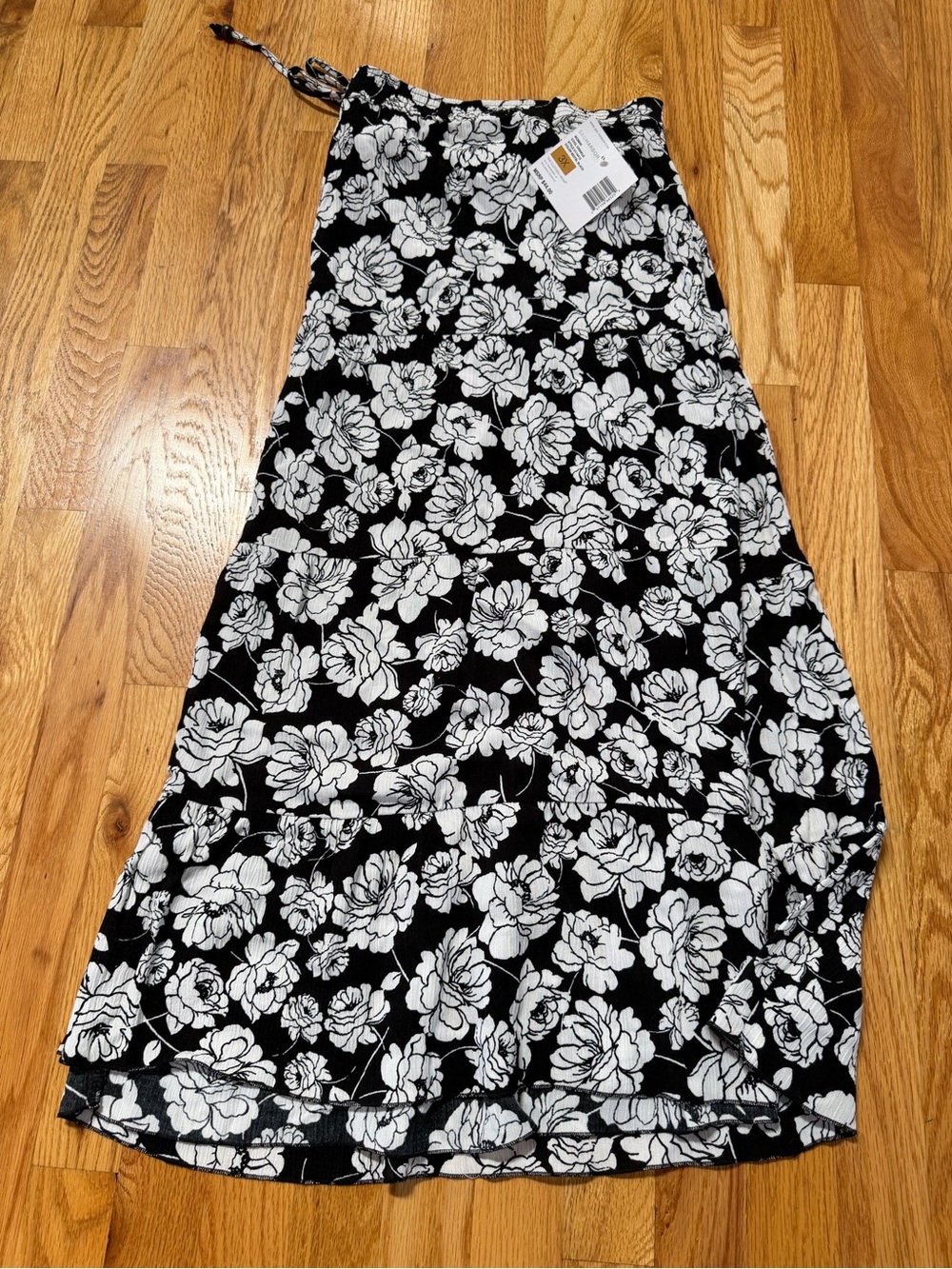 Sag Harbor Black and White Floral Two-Piece Skirt Set - Picture 2 of 11